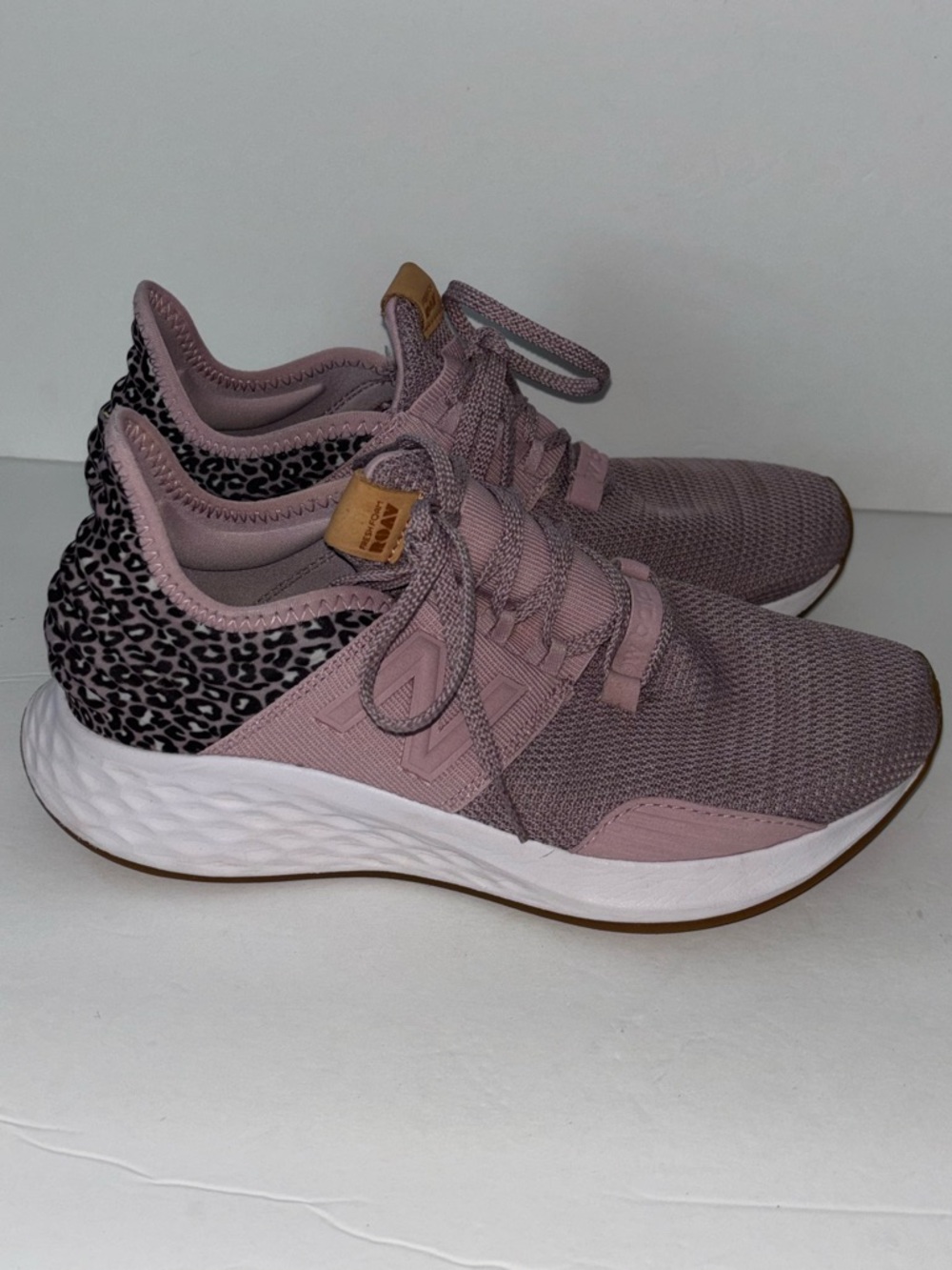 New Balance Sneakers Women’s Fresh Foam Roav WROAVAP Pink Running Shoes Size 8